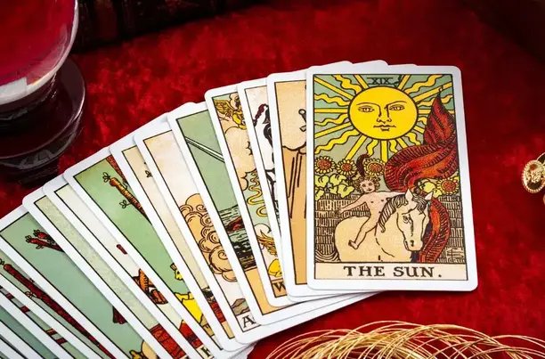 tarot reading 1 cropped